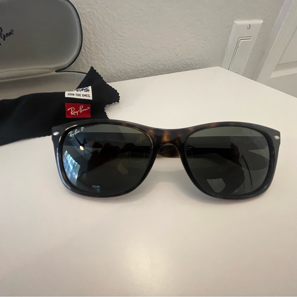RAY-BAN NEW WAYFARER Sunglasses - Picture 3 of 8